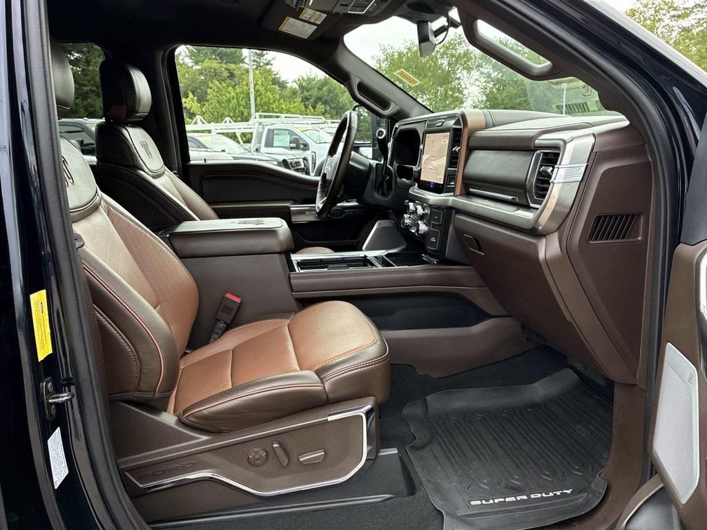 Used 2025 Blue Ford King Ranch image 10