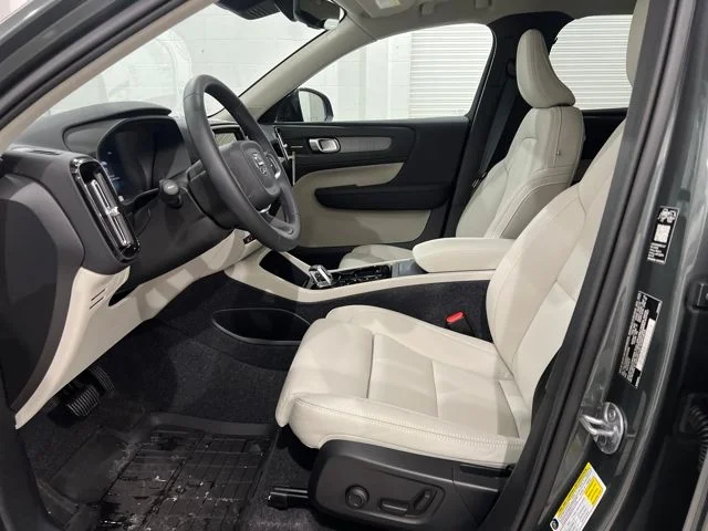 2026 Volvo XC40 Ultra - Photo 9