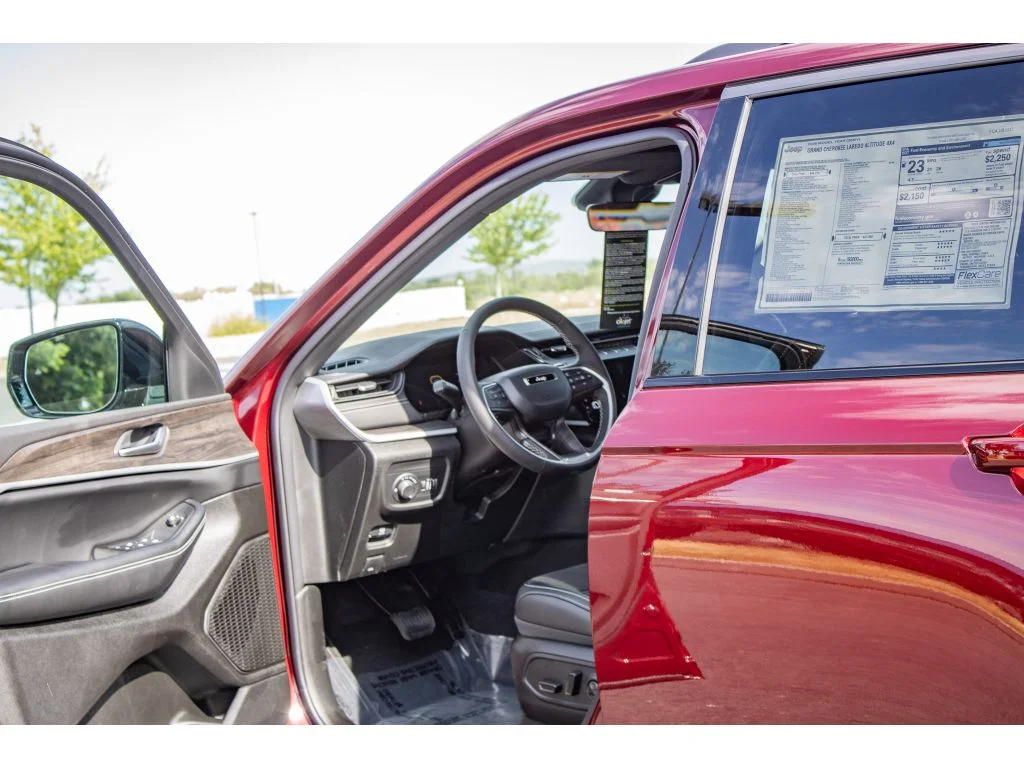 New 2026 Velvet Red Pearlcoat Jeep Laredo Altitude image 26