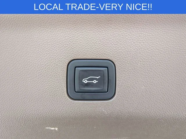 Used 2023 White GMC Denali image 37