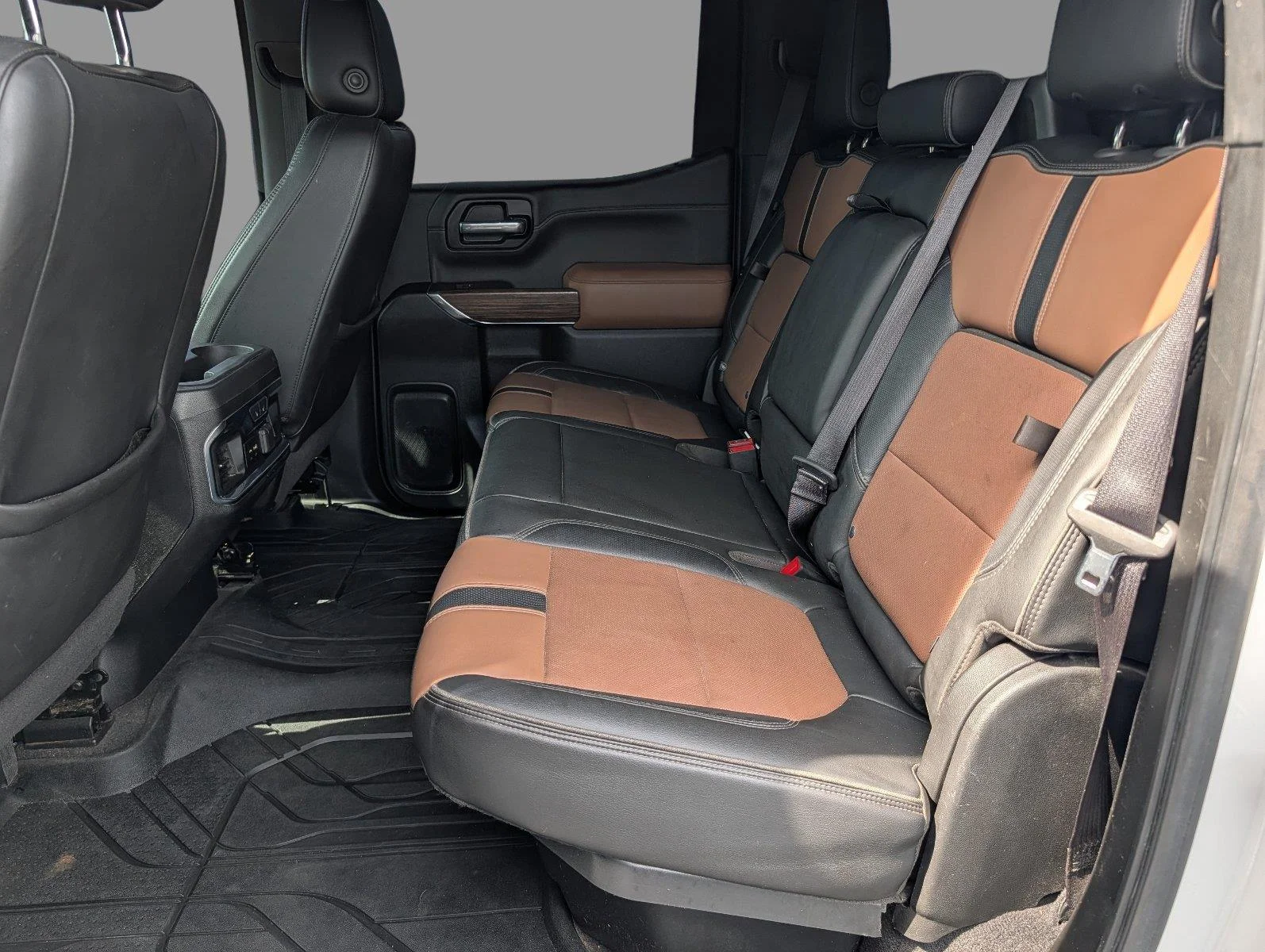Used 2020 IRIDESCENT PEARL TRICOAT Chevrolet High Country image 36