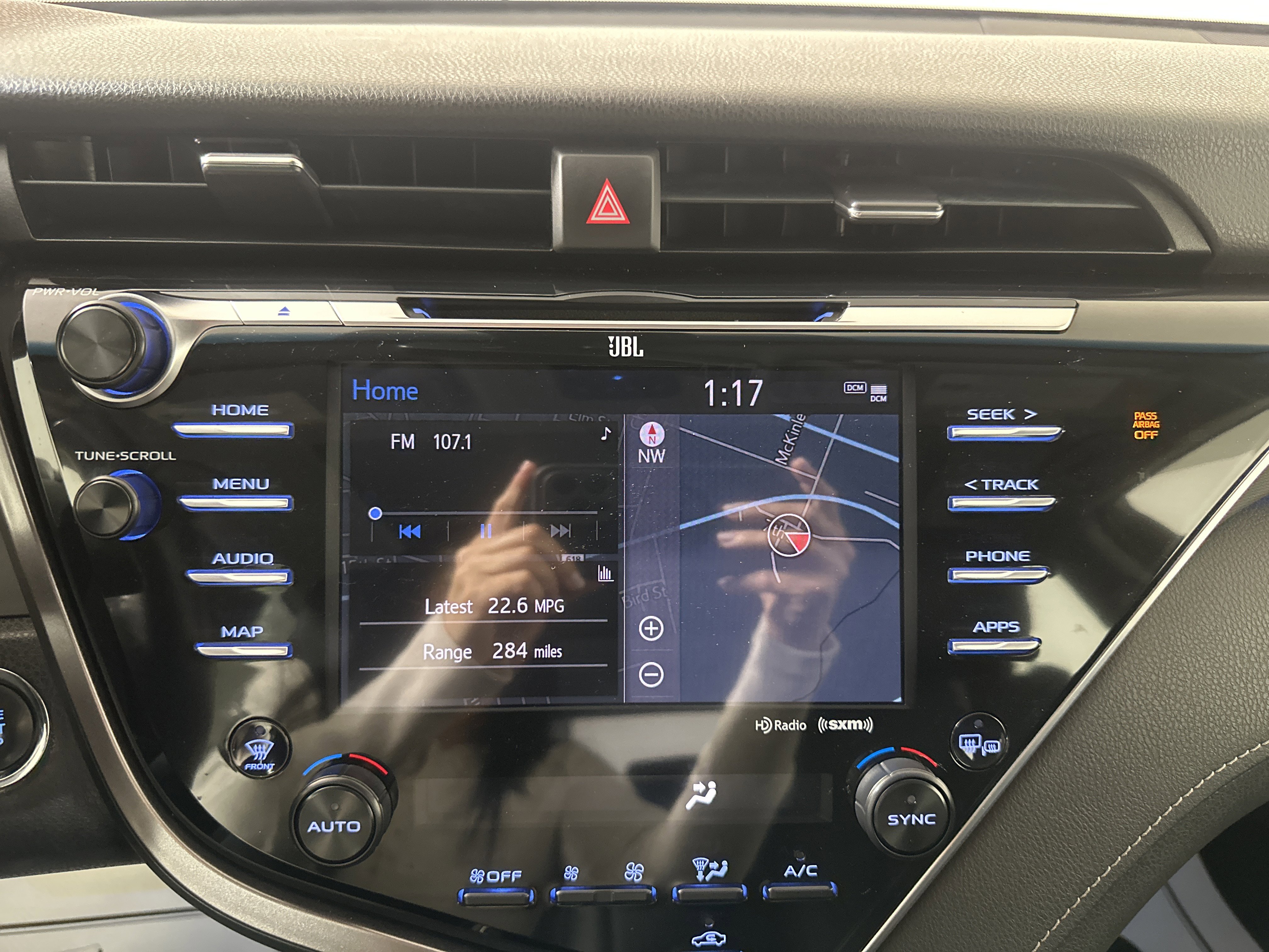 Used 2018  Toyota  image 14