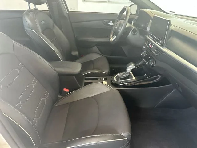 Certified Used 2023 Snow White Pearl Kia GT-Line image 28