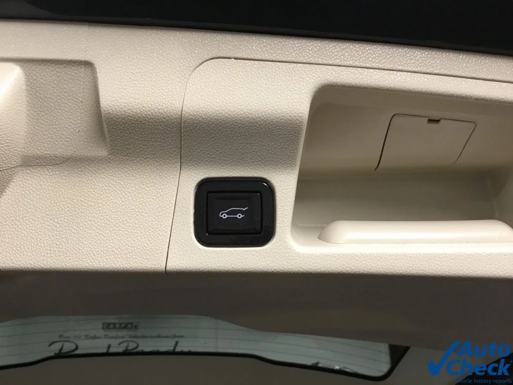 2020 GMC Acadia Denali - Photo 13