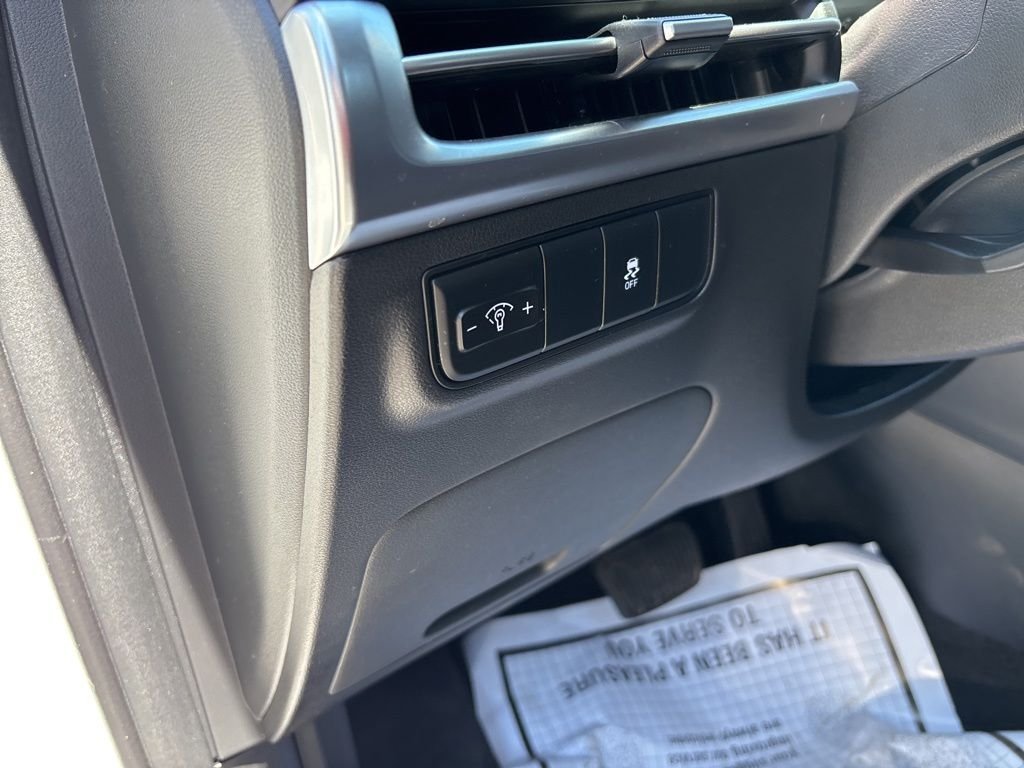 Certified Used 2025 White Hyundai SE image 19