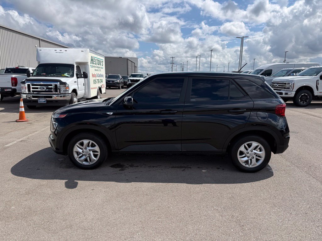 Used 2025 Black Hyundai SE image 22