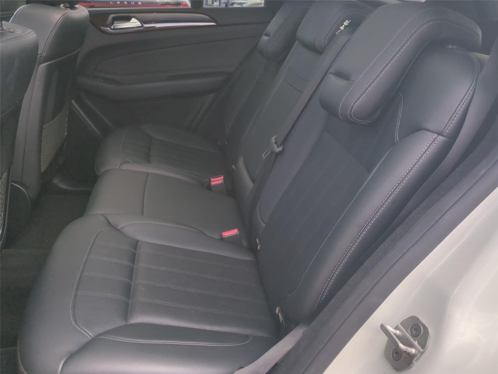 Used 2018 designo Diamond White Metallic Mercedes-Benz GLE 350 image 34