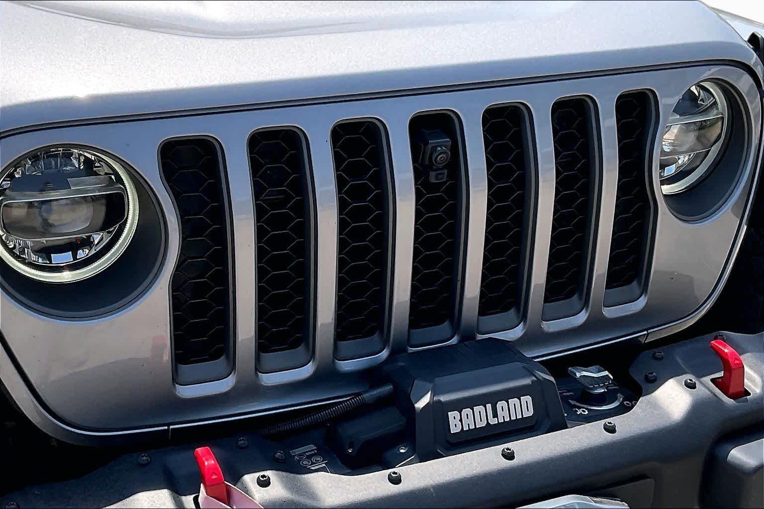 Used 2020 Billet Silver Metallic Clearcoat Jeep Rubicon image 29