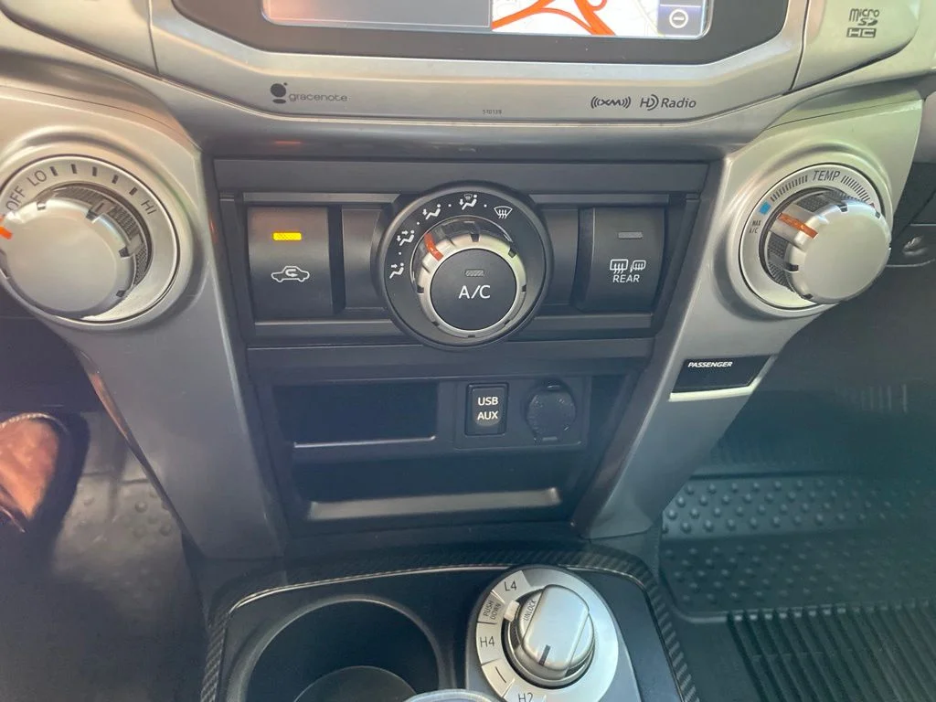 Used 2017 Blue Toyota SR5 image 15