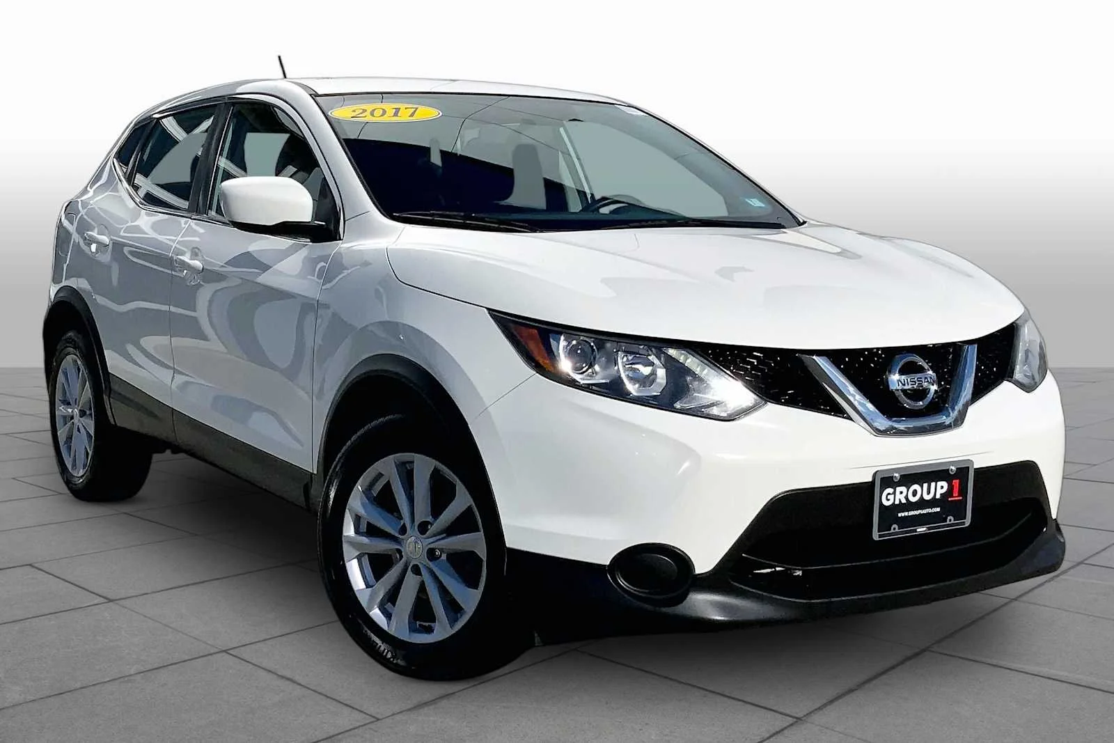Pre-Owned 2017 Nissan Rogue Sport S