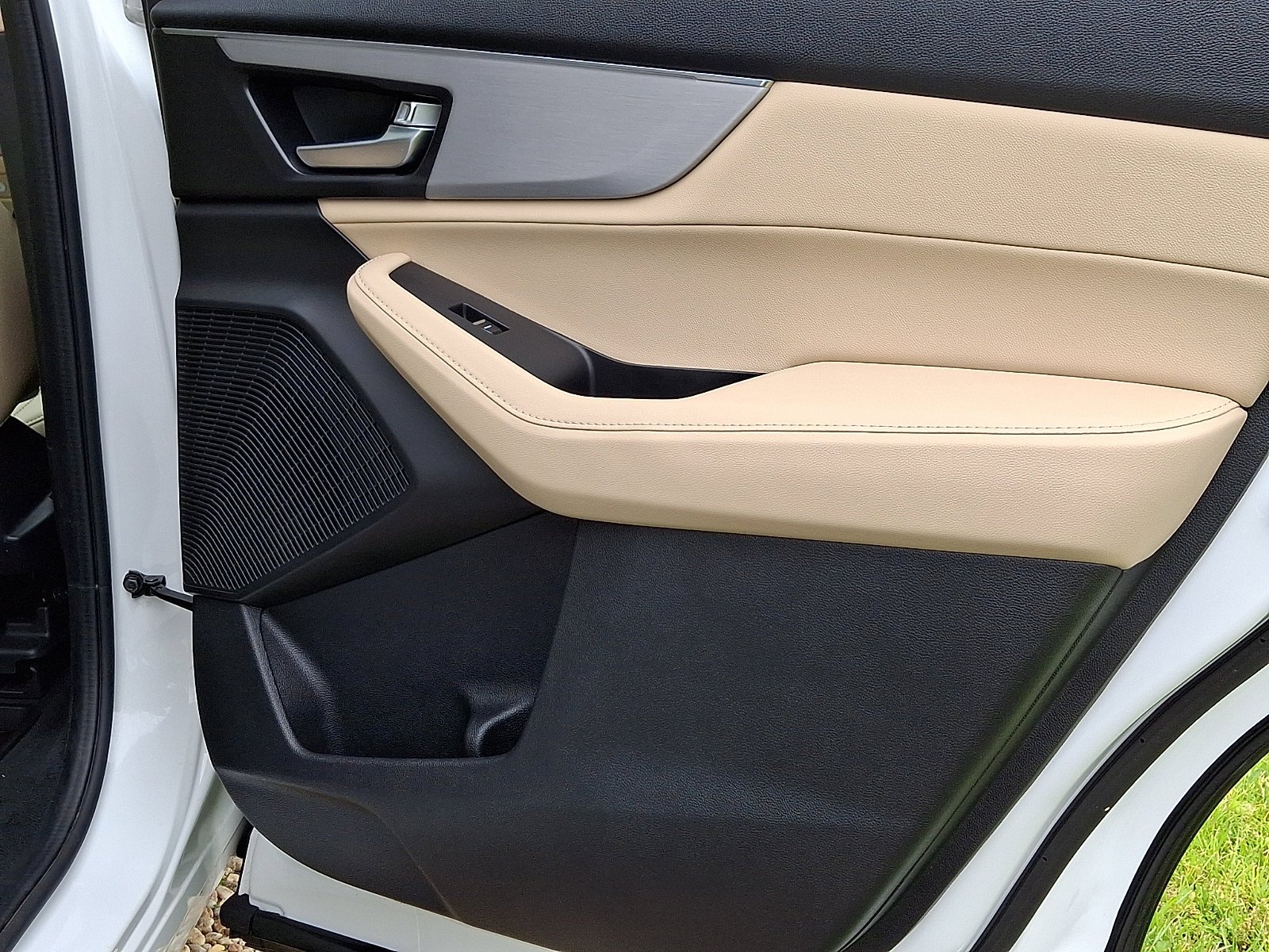 Used 2022 Platinum White Pearl   Wh Acura Standard image 19