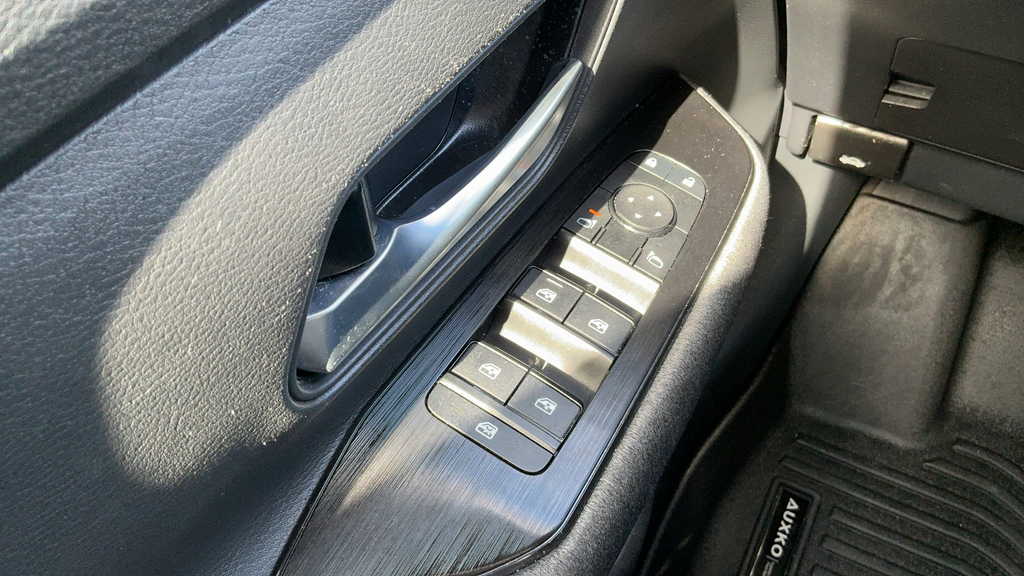 Used 2025 Black Nissan SV image 13