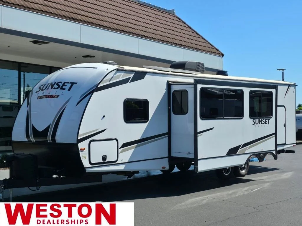 Used 2022 White CROSSROADS 299QB image 1
