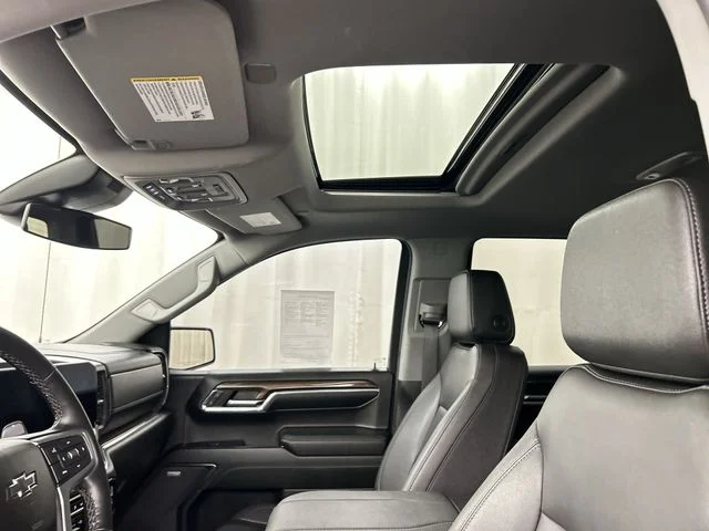 Used 2024 Gray Chevrolet RST image 25