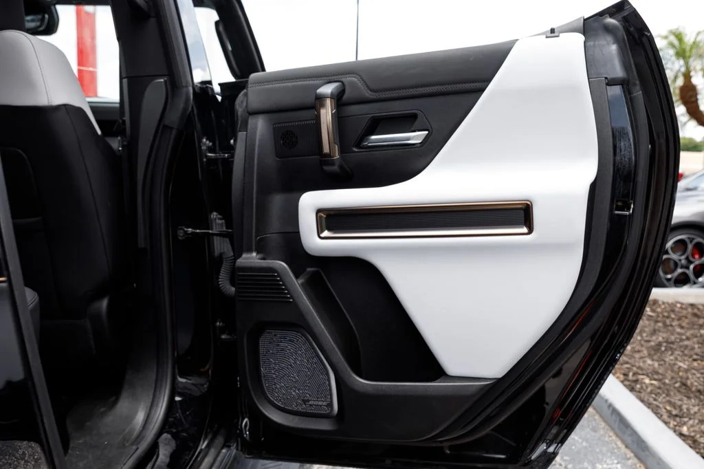 Used 2025 Black GMC 2X image 15