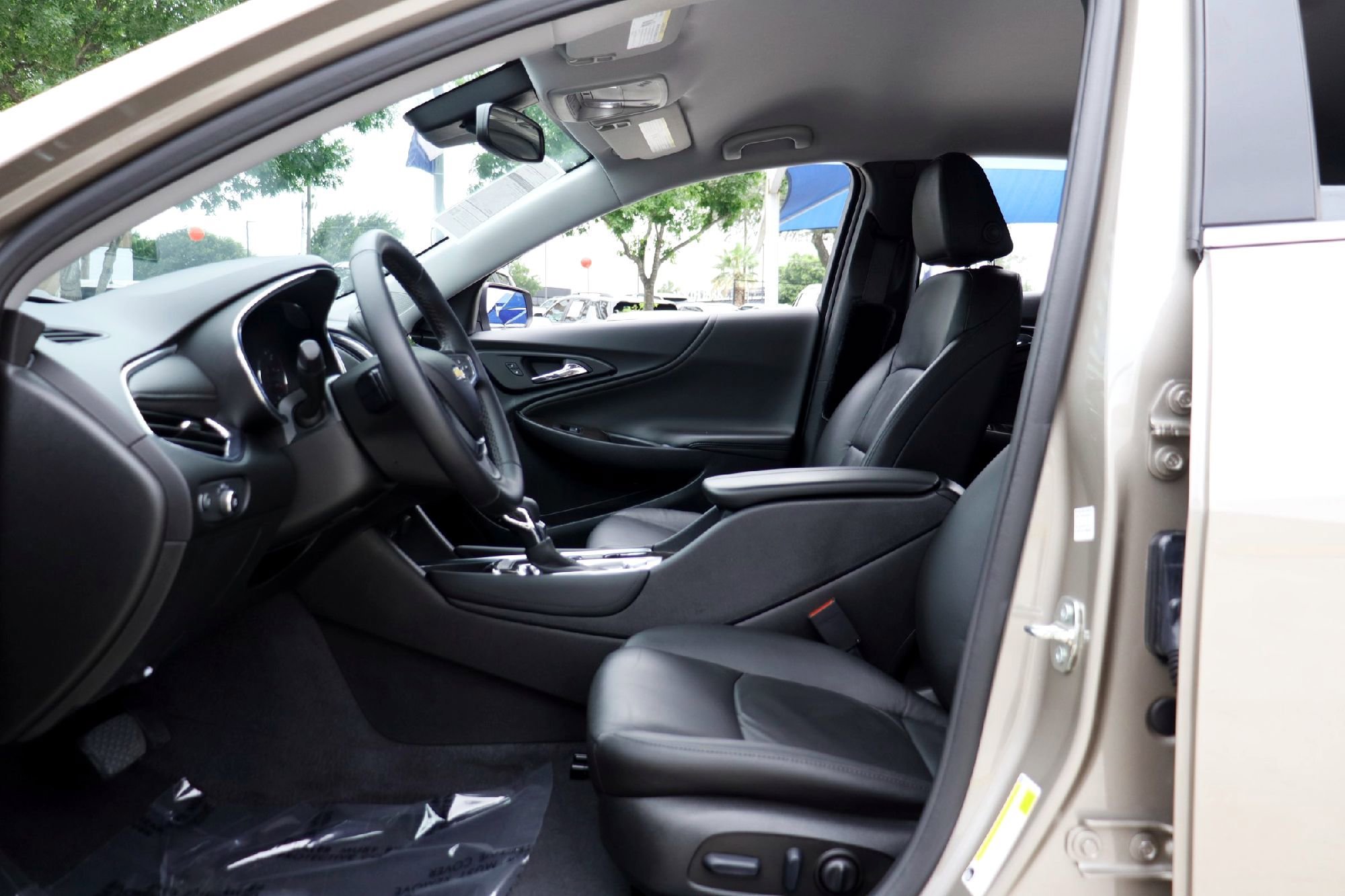 Used 2023 Mineral Gray Metallic Chevrolet LT image 9