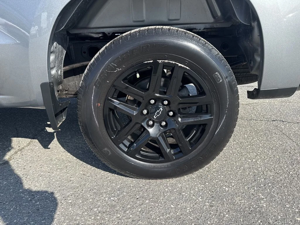 Used 2023 Gray Chevrolet Custom image 29