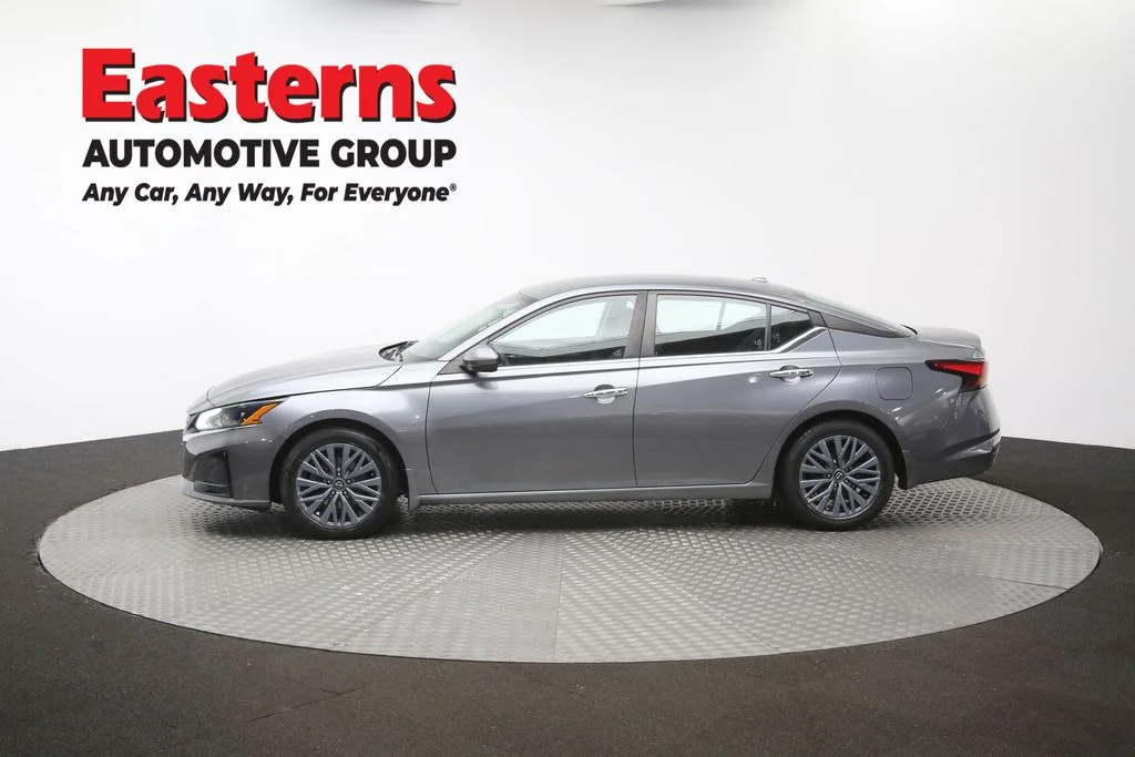 Used 2023 Gray Nissan 2.5 SV image 59