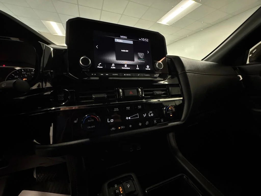 Used 2025 Brown Nissan Rock Creek image 17