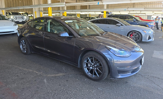 Used 2022 Midnight Silver Metallic Tesla Long Range image 1