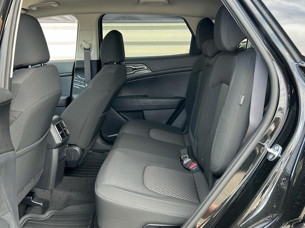 2025 Kia Sportage LX Hybrid - Photo 12