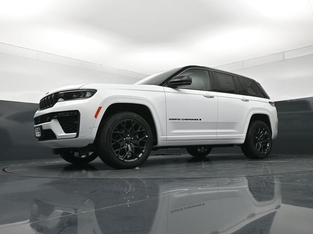 New 2026 Bright White Clear-Coat Exterior Paint Jeep Summit image 20