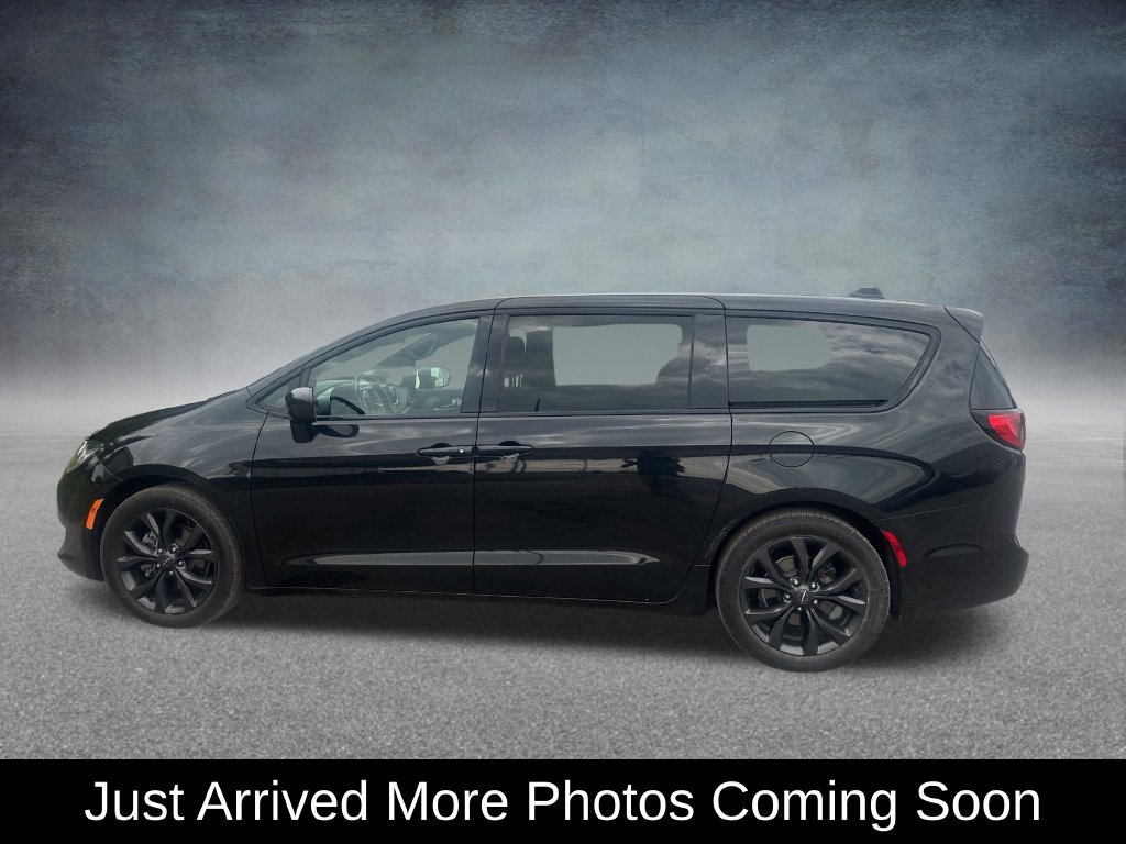 Used 2020 Black Chrysler Touring image 3