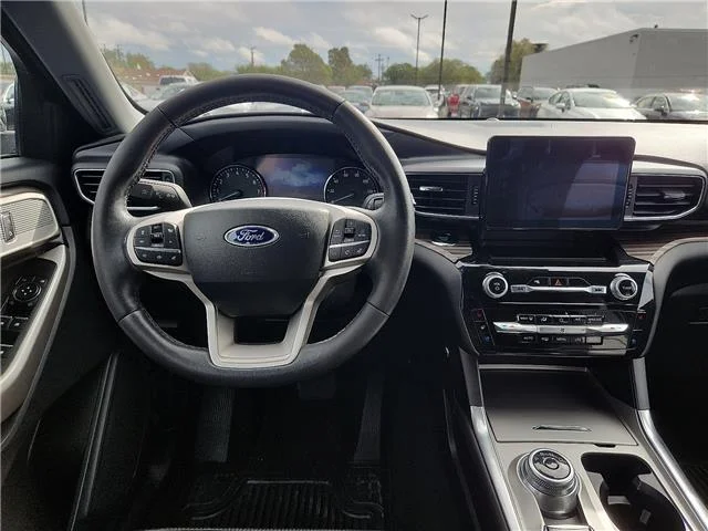 Used 2023 Gray Ford Limited 4x4 image 9