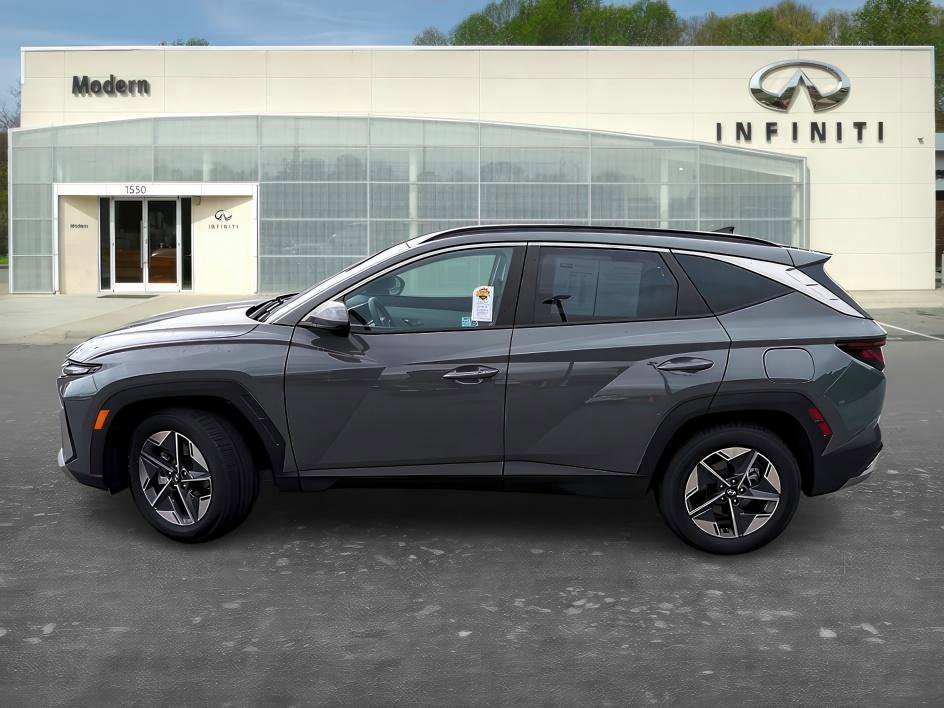 Used 2025 Hampton Gray Hyundai SEL image 38