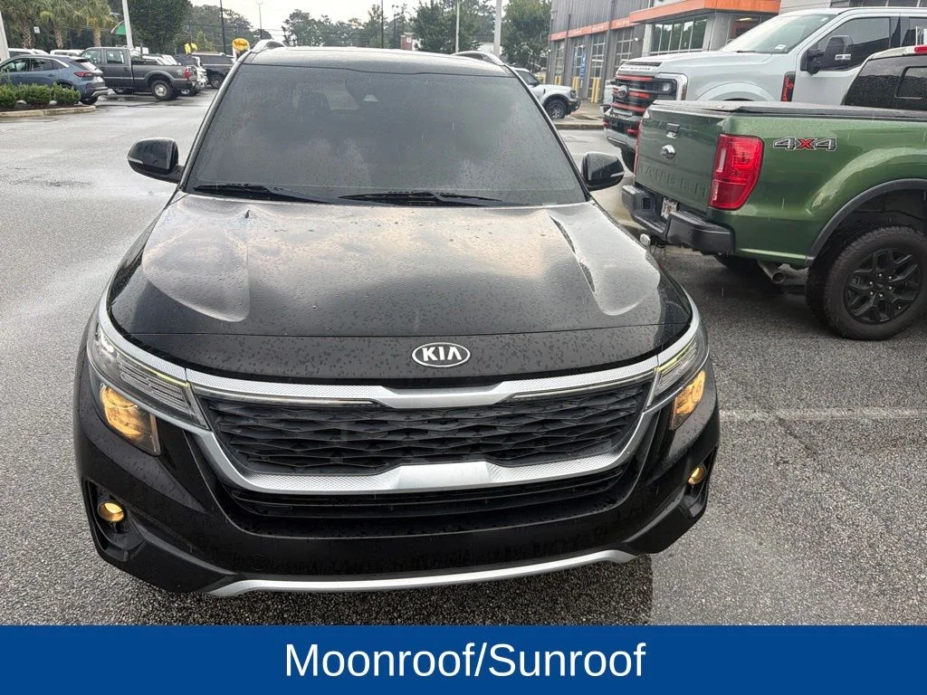 Used 2021 Black Kia EX image 2