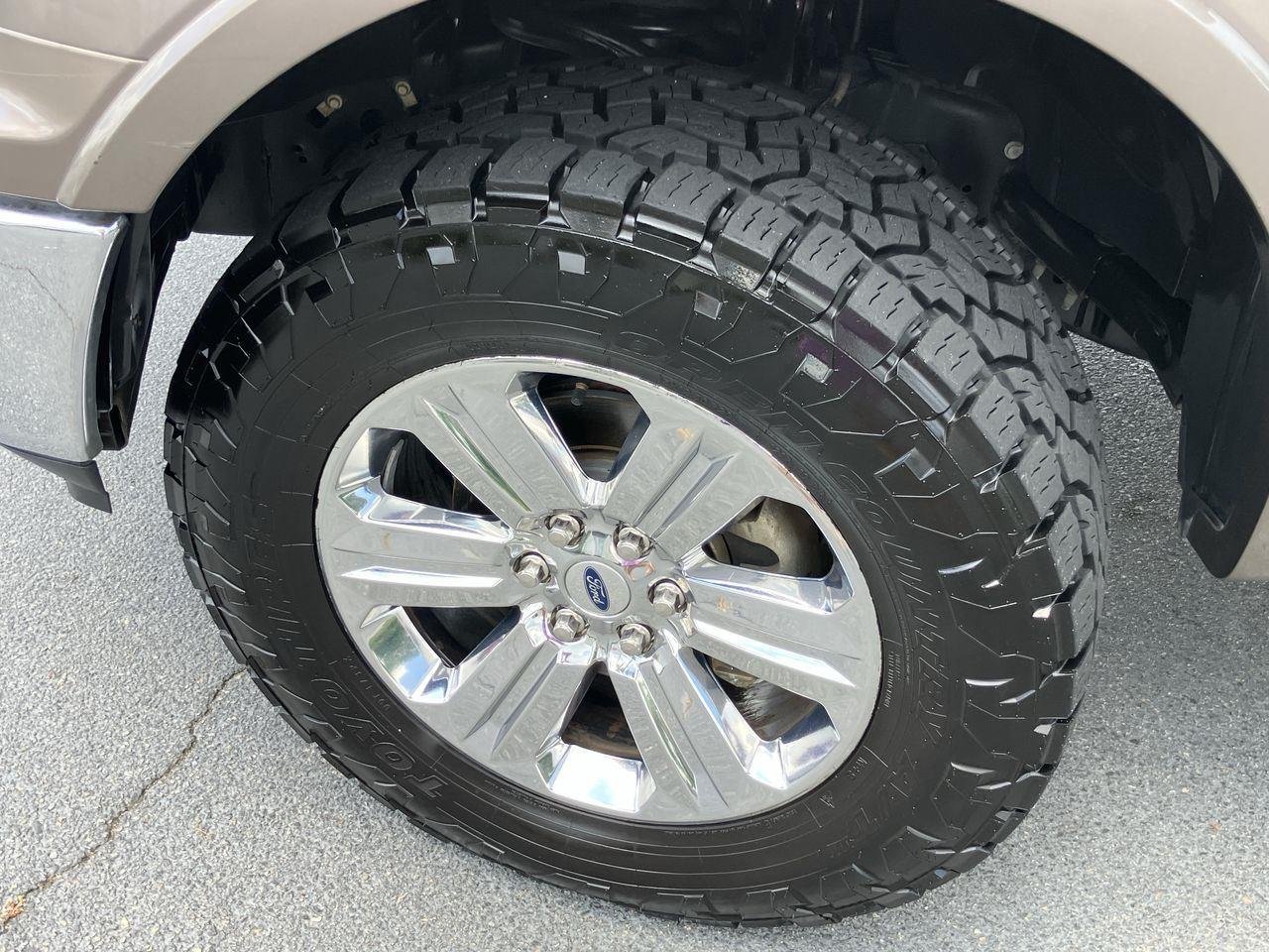 Used 2019 Gray (Stone Gray) Ford Lariat SuperCrew 4WD image 9