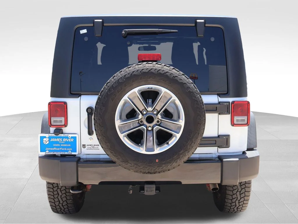 Used 2017 White Jeep Sport image 4