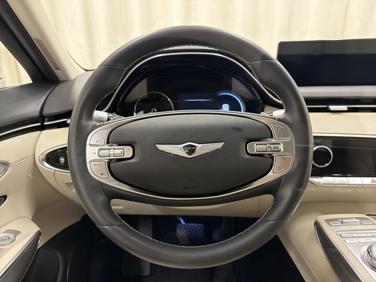2024 GENESIS GV70 Standard - Photo 16