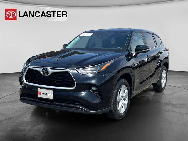 2025 Toyota Highlander LE - Photo 33