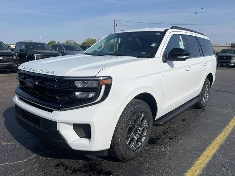 2026 Ford Expedition Active's photo