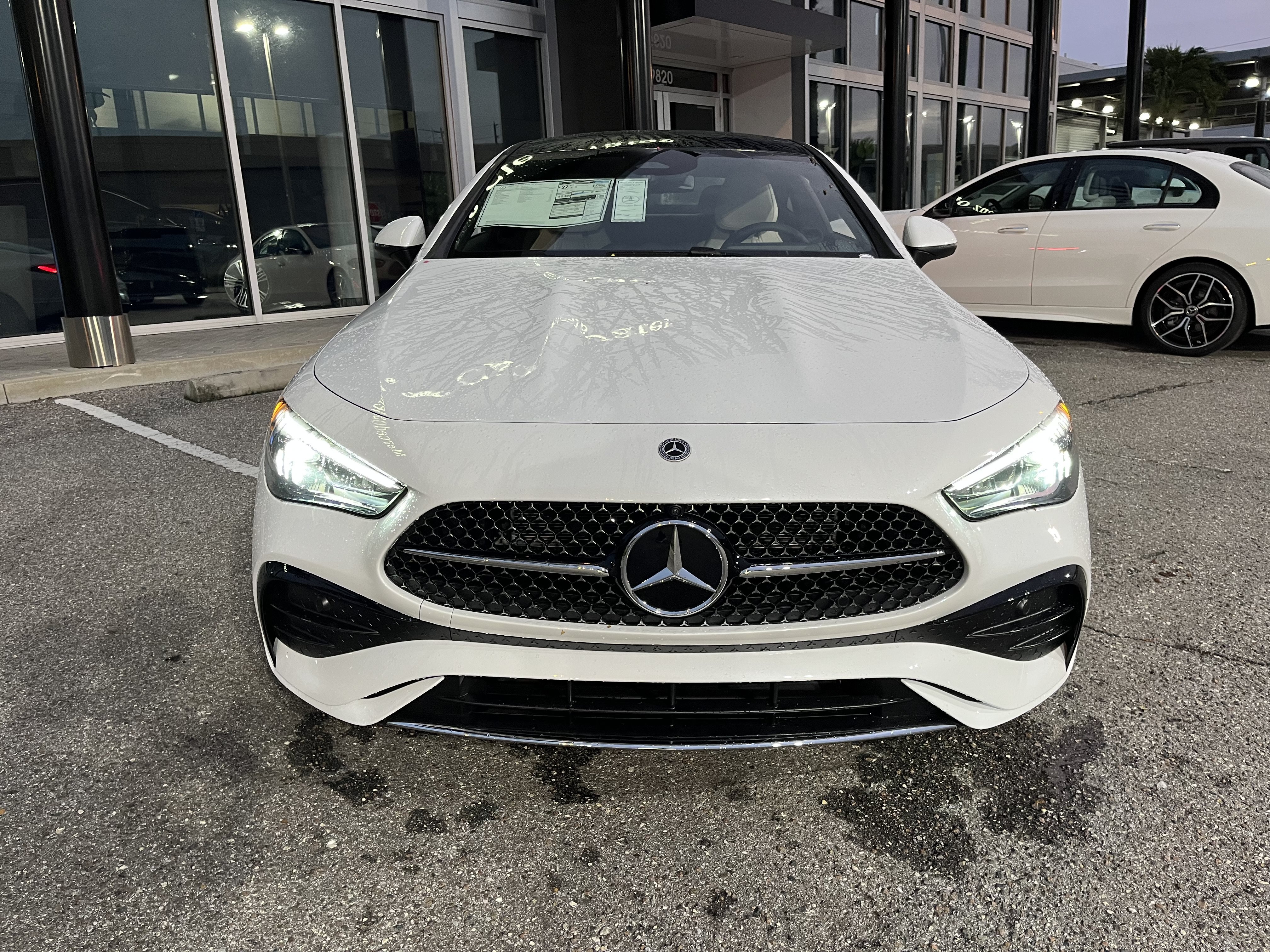 New 2026 MANUFAKTUR Moonlight White Metallic Mercedes-Benz CLE 300 image 10