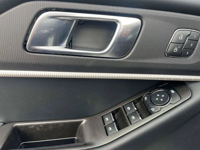 New 2026 Star White Metallic Tri-Coat Ford Tremor image 13