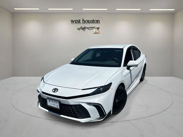 2025 Toyota Camry SE (Natl)