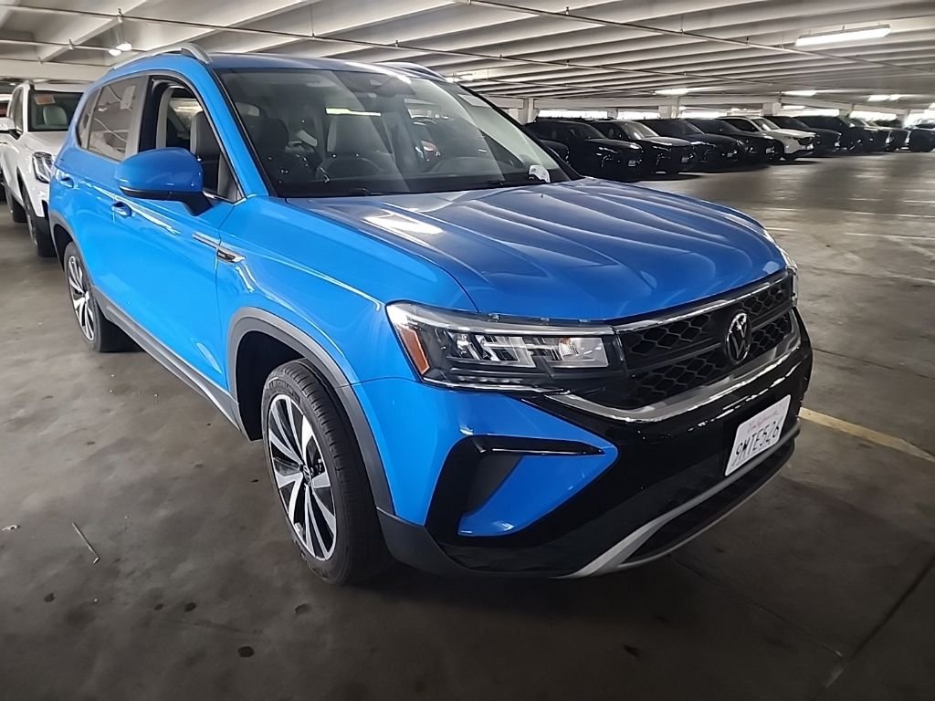 2024 Volkswagen Taos 1.5T SE's photo
