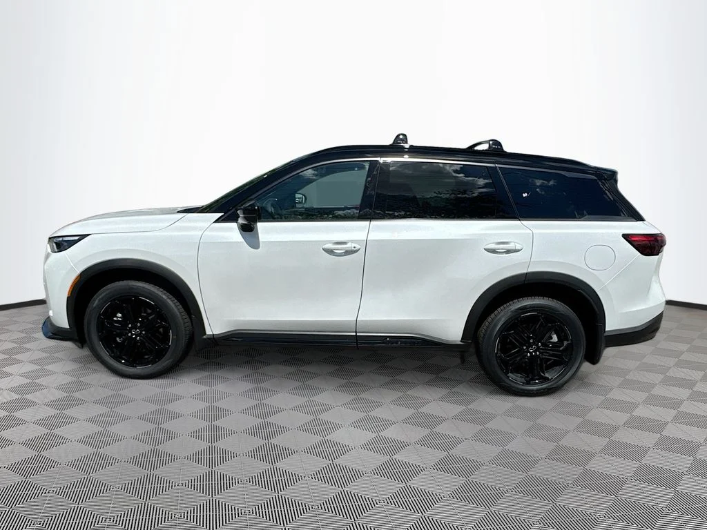 New 2027 2T RAD WHT INFINITI Sport AWD image 8