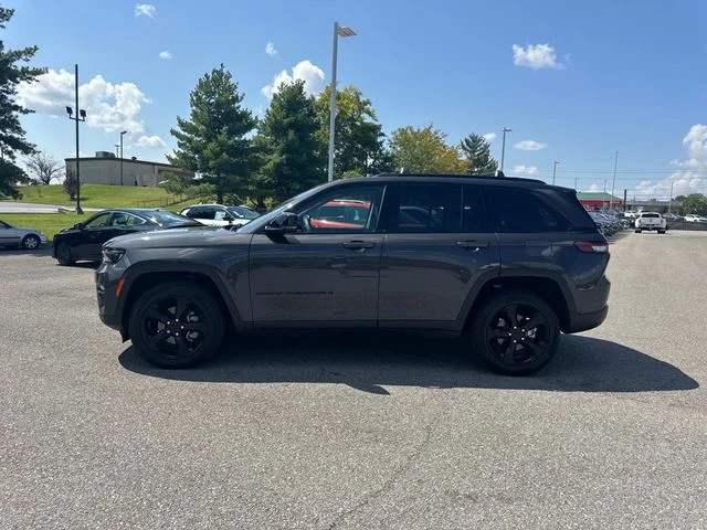 Used 2023 Gray Jeep Limited image 8
