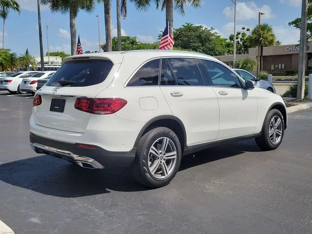 Used 2022 White Mercedes-Benz GLC 300 image 5