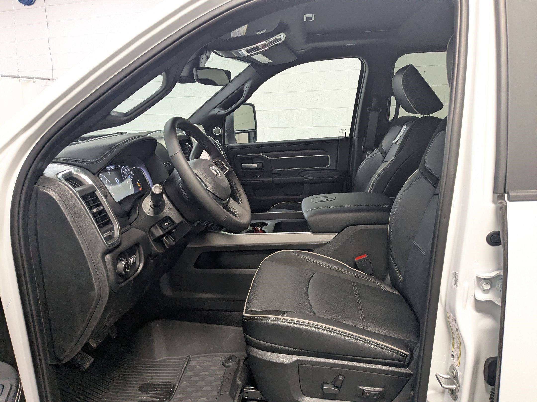 New 2026 Bright White Clear-Coat Exterior Paint RAM Laramie image 16