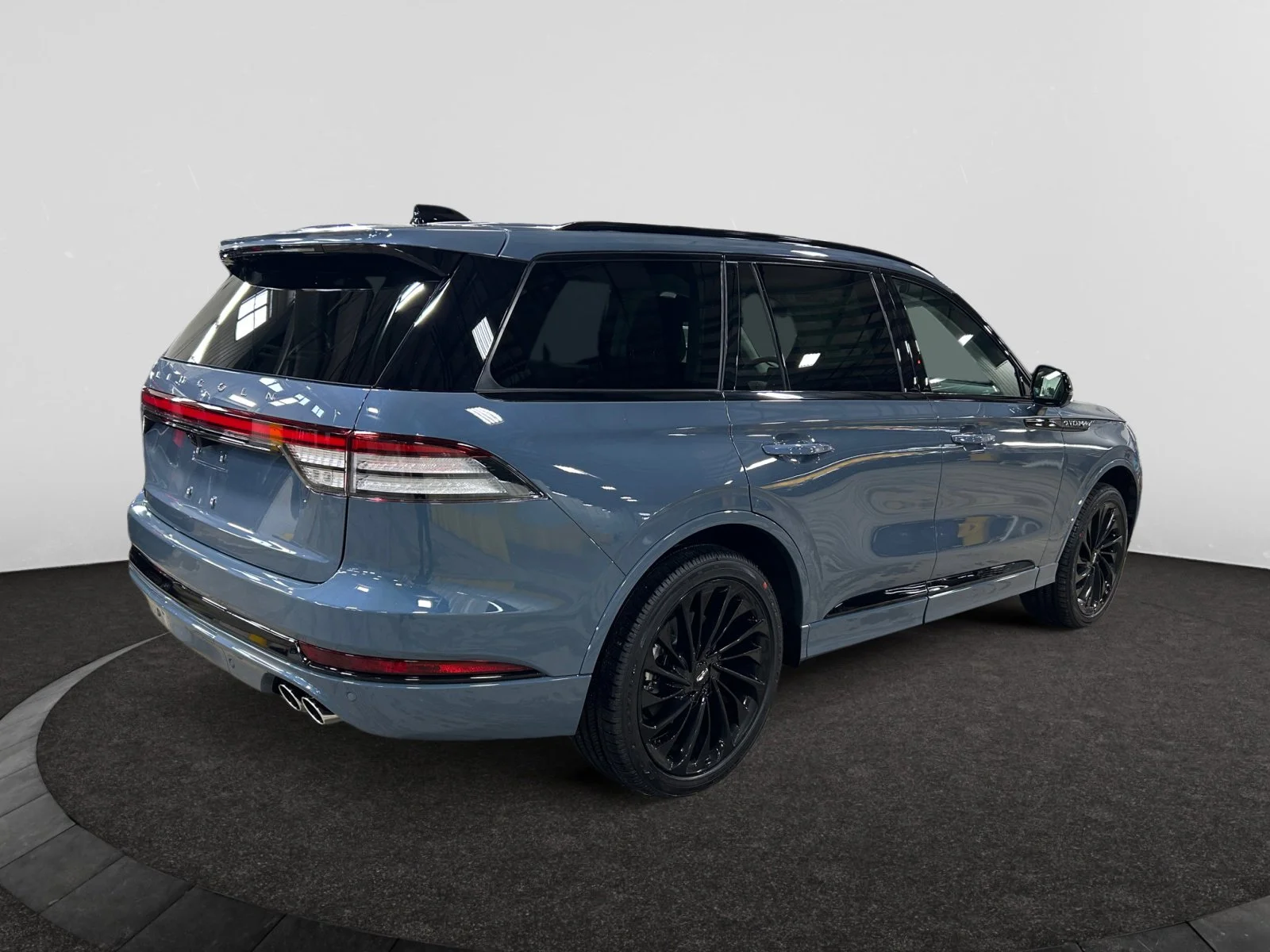 New 2026 Whisper Blue Metallic Clearcoat Lincoln Reserve image 5