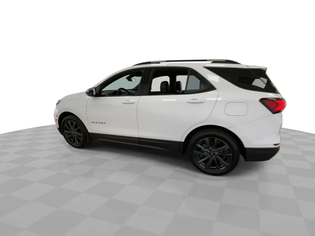 Used 2023 Summit White Chevrolet RS image 7