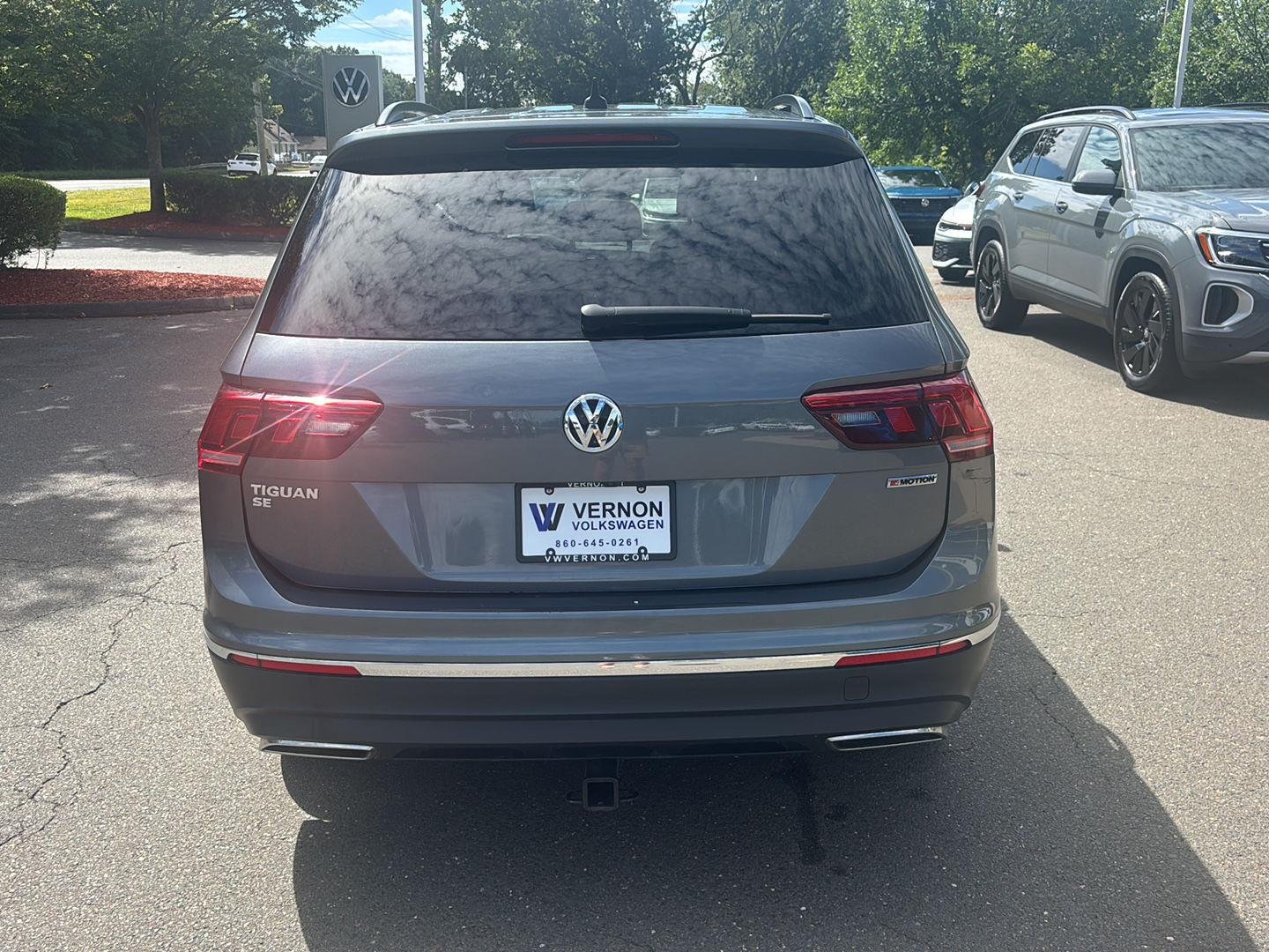 Used 2021 Platinum Gray Metallic Volkswagen SE image 5