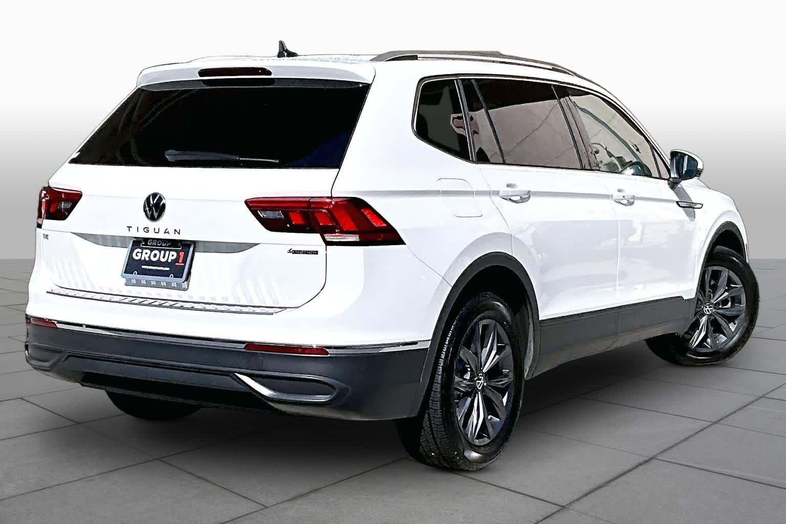 Used 2022 Pure White Volkswagen SE image 13