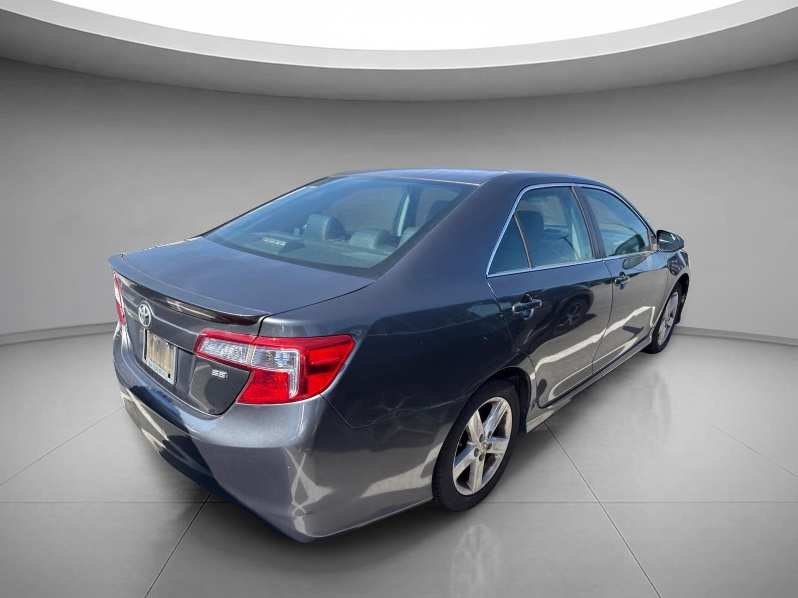 Used 2014 Magnetic Gray Metallic Toyota SE image 15
