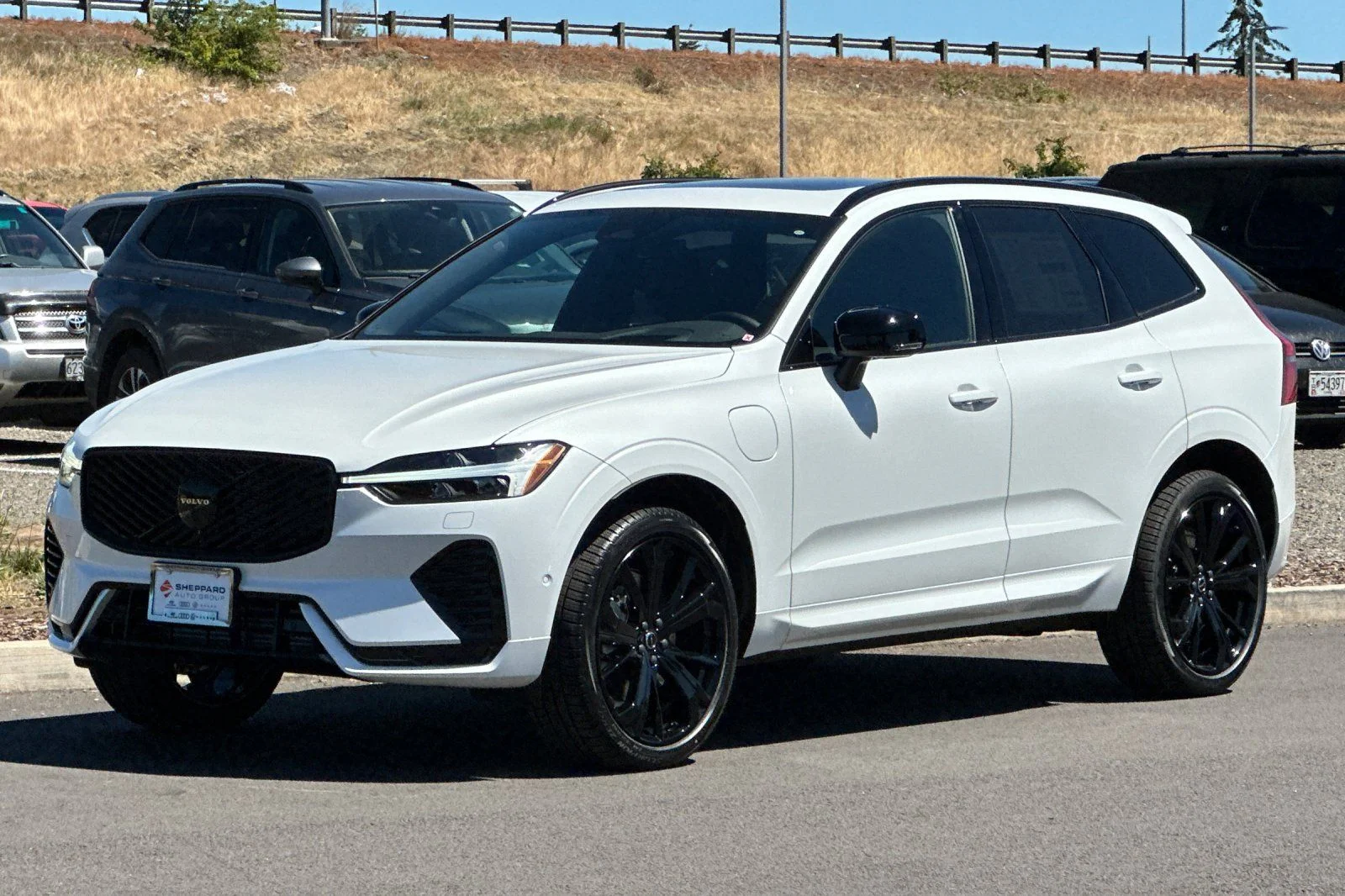 New 2026 Crystal White Volvo Ultra image 7
