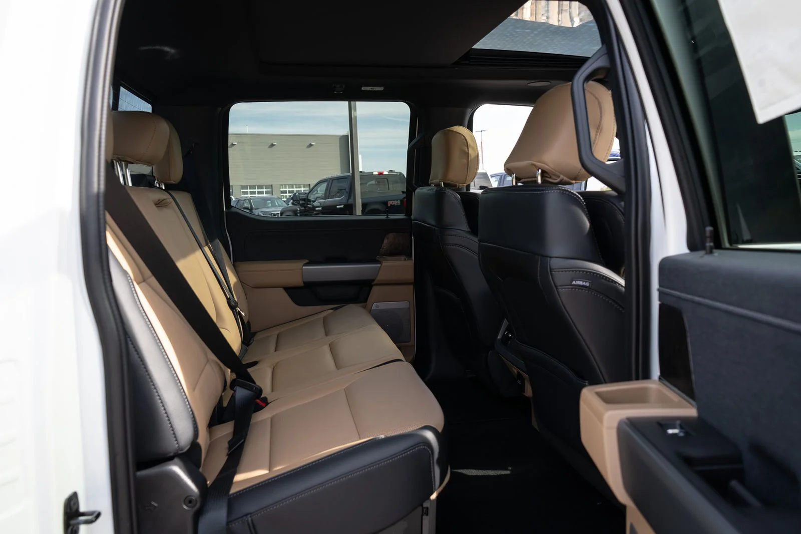 New 2026 Star White Metallic Tri-Coat Ford F-250® Lariat® image 39
